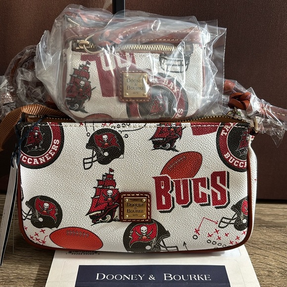 Dooney & Bourke NFL Buccaneers Lexi Crossbody and Coin Wallet Set NWT - Picture 10 of 10